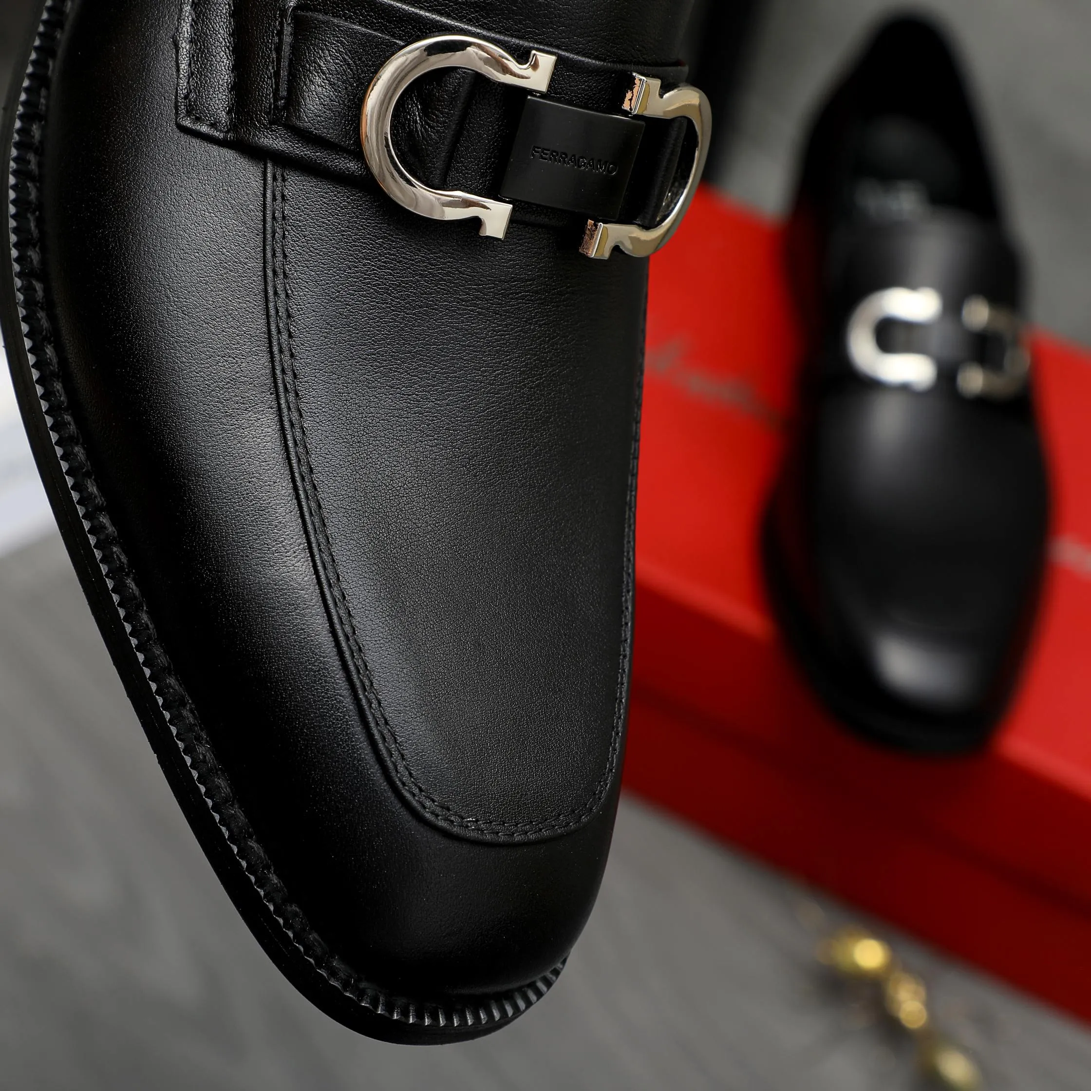 Men's shoes 💰420 Product trademark: Ferragamo " Ferragamo ] Business slip-on leather shoes Regular size: 39-45 (38.46 custom-made, non-refundable) Product materials: Selected high-quality cowhide upper, sheepskin lining, original rubber outsole